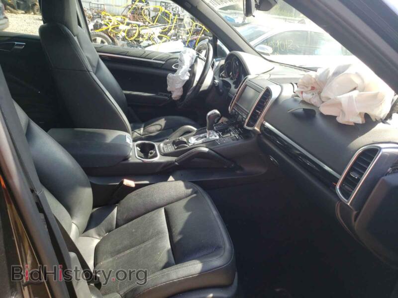 2011 Porsche CAYENNE (VIN WP1AA2A20BLA01646) — photo 5 of 10