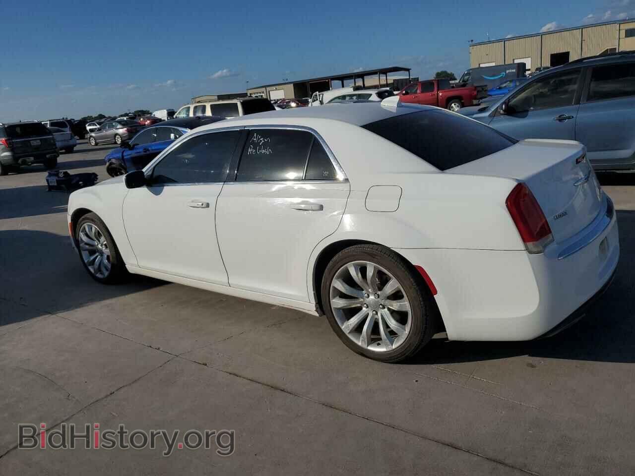 2016 CHRYSLER 300 - VIN: 2C3CCAAG0GH321035 - Фото 2