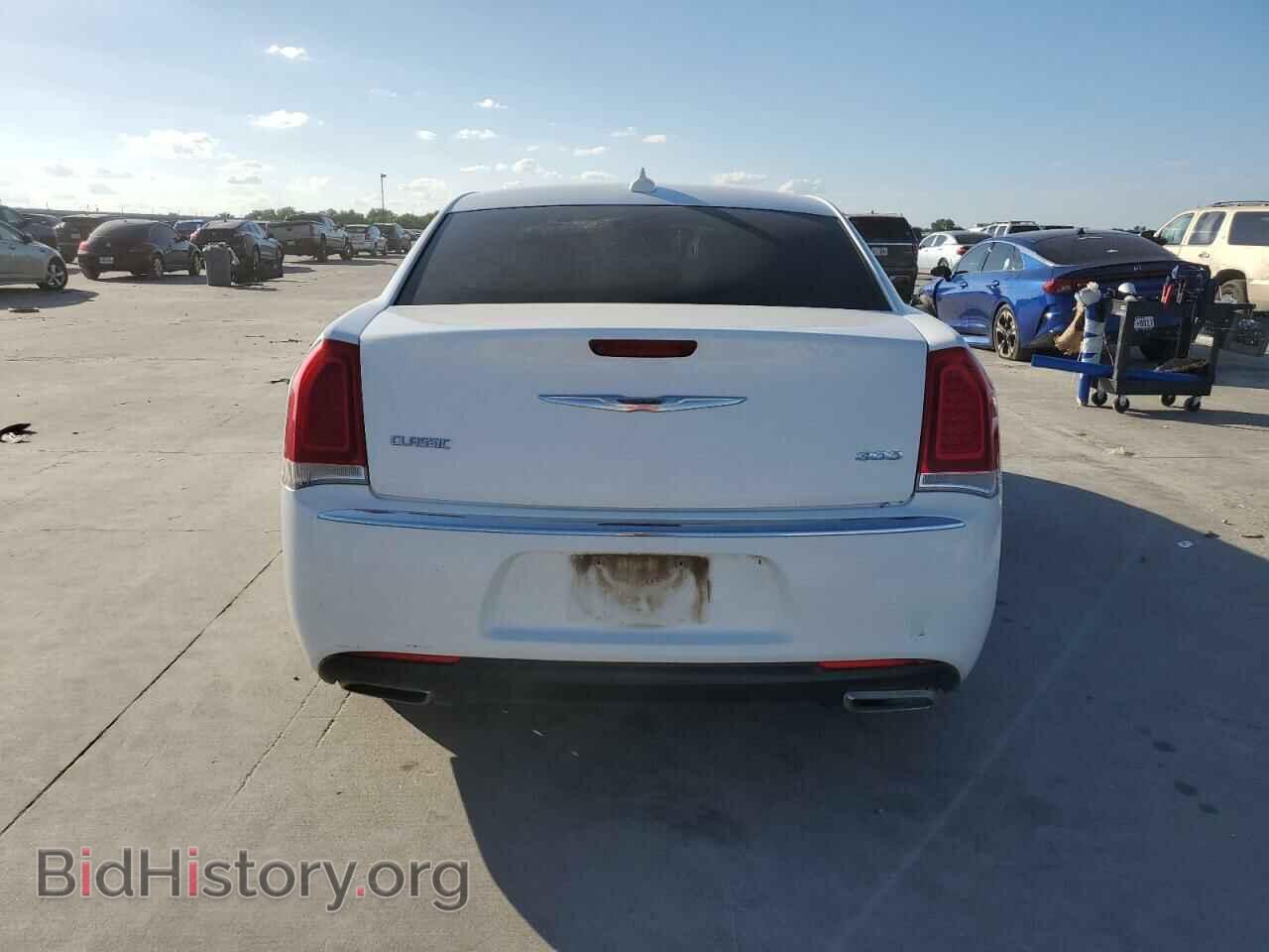 2016 CHRYSLER 300 - VIN: 2C3CCAAG0GH321035 - Фото 6
