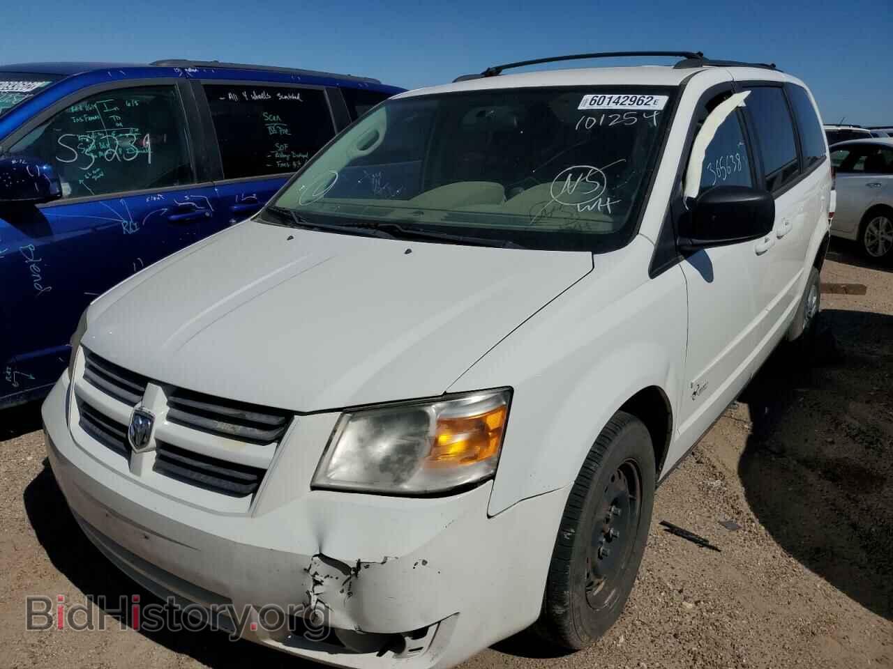2010 DODGE CARAVAN - VIN: 2D4RN4DE8AR101254 - Фото 2