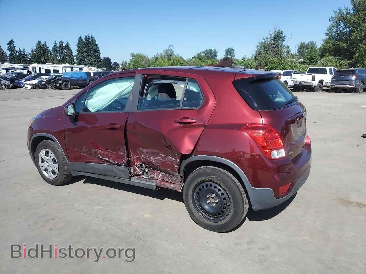2017 CHEVROLET TRAX - VIN: 3GNCJKSB9HL134368 - Фото 2