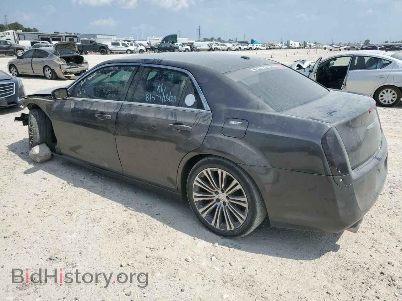 2013 CHRYSLER 300 - VIN: 2C3CCABTXDH543122 - Фото 2