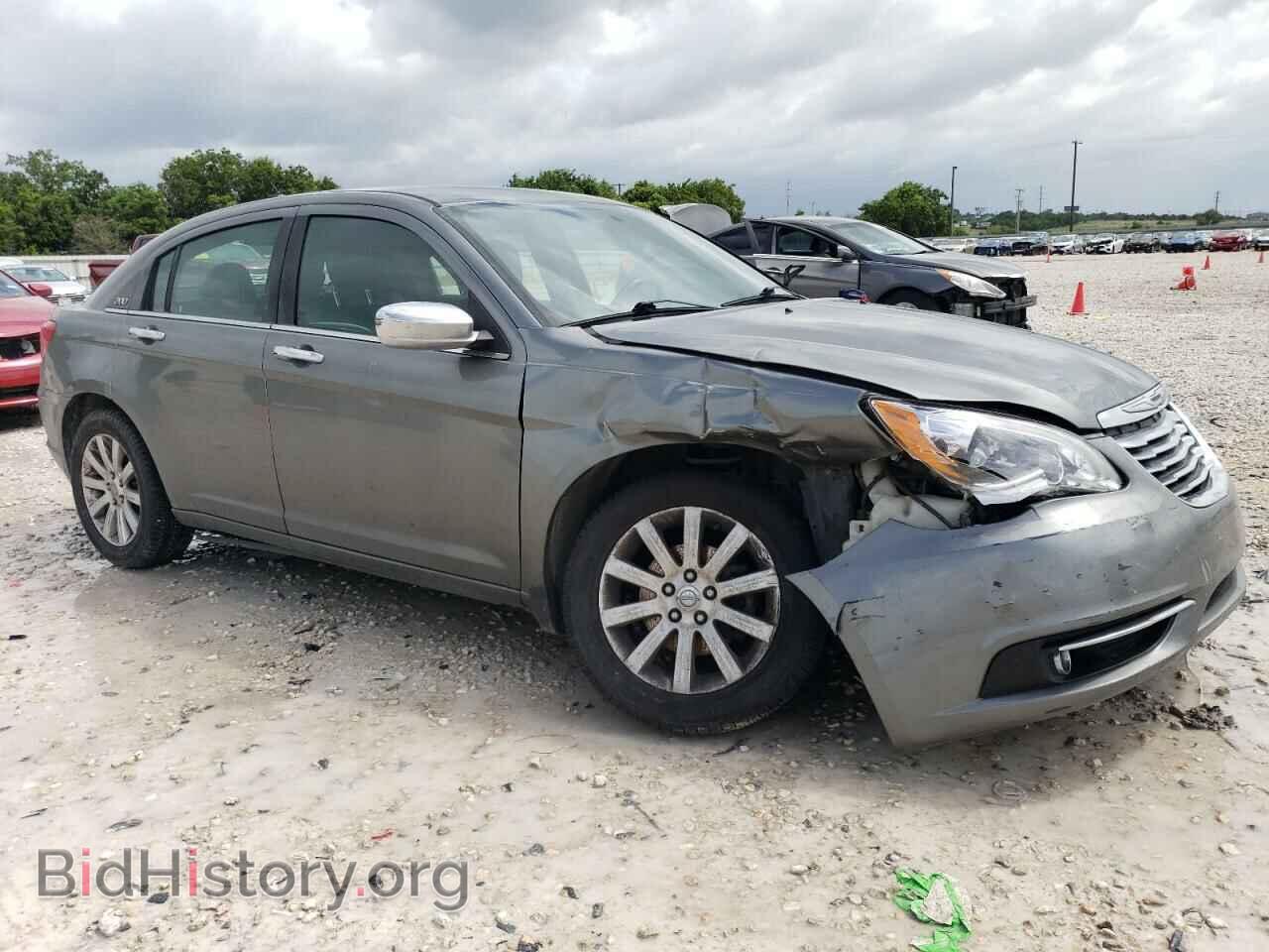 2013 CHRYSLER 200 - VIN: 1C3CCBCG8DN523725 - Фото 4