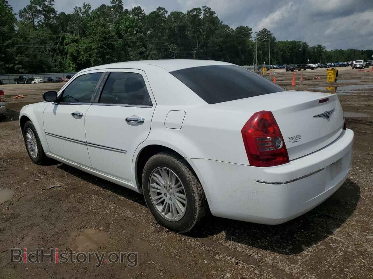 2010 CHRYSLER 300 - VIN: 2C3CA4CD3AH297864 - Фото 2