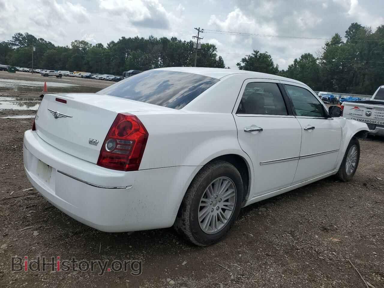 2010 CHRYSLER 300 - VIN: 2C3CA4CD3AH297864 - Фото 3