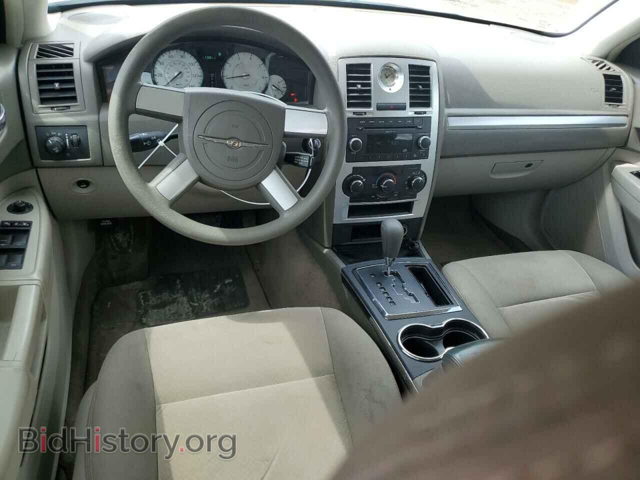 2010 CHRYSLER 300 - VIN: 2C3CA4CD3AH297864 - Фото 8
