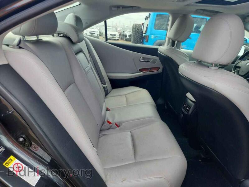 2010 Lexus HS (VIN JTHBB1BA3A2004529) — photo 10 of 13