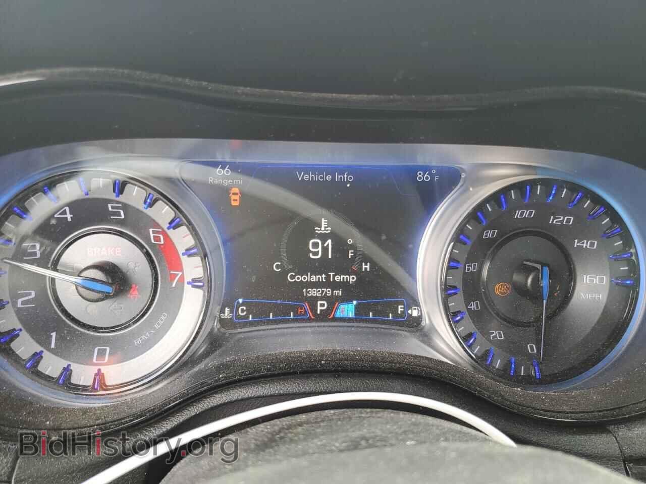 2018 CHRYSLER 300 - VIN: 2C3CCABT3JH283531 - Фото 9