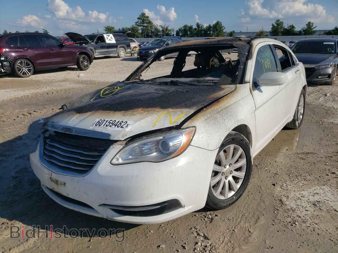 2013 CHRYSLER 200 - VIN: 1C3CCBBB8DN672710 - Фото 2