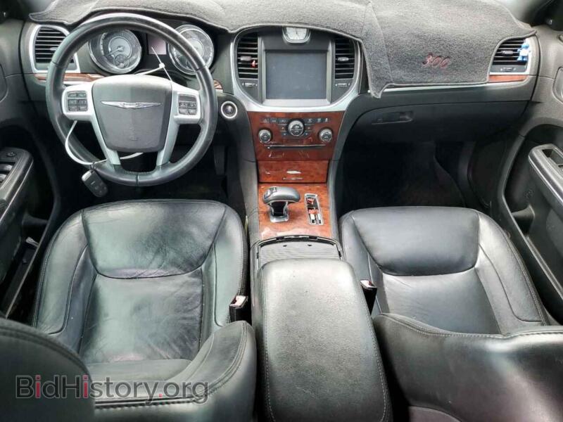 2012 Chrysler 300 (VIN 2C3CCACG2CH263498) — фото 8 из 12