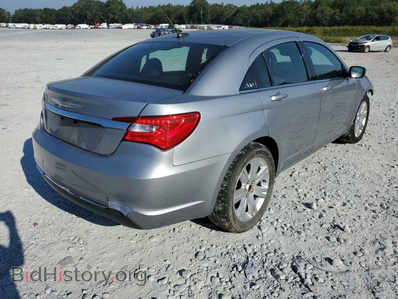 2013 CHRYSLER 200 - VIN: 1C3CCBBB7DN597000 - Фото 4