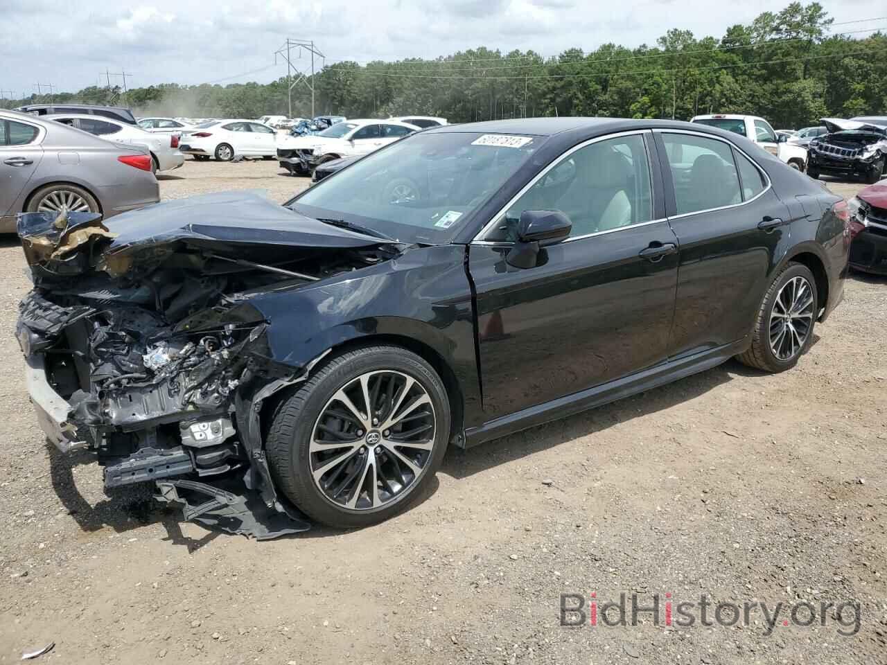 Photo 4T1B11HK6JU003363 - TOYOTA CAMRY 2018