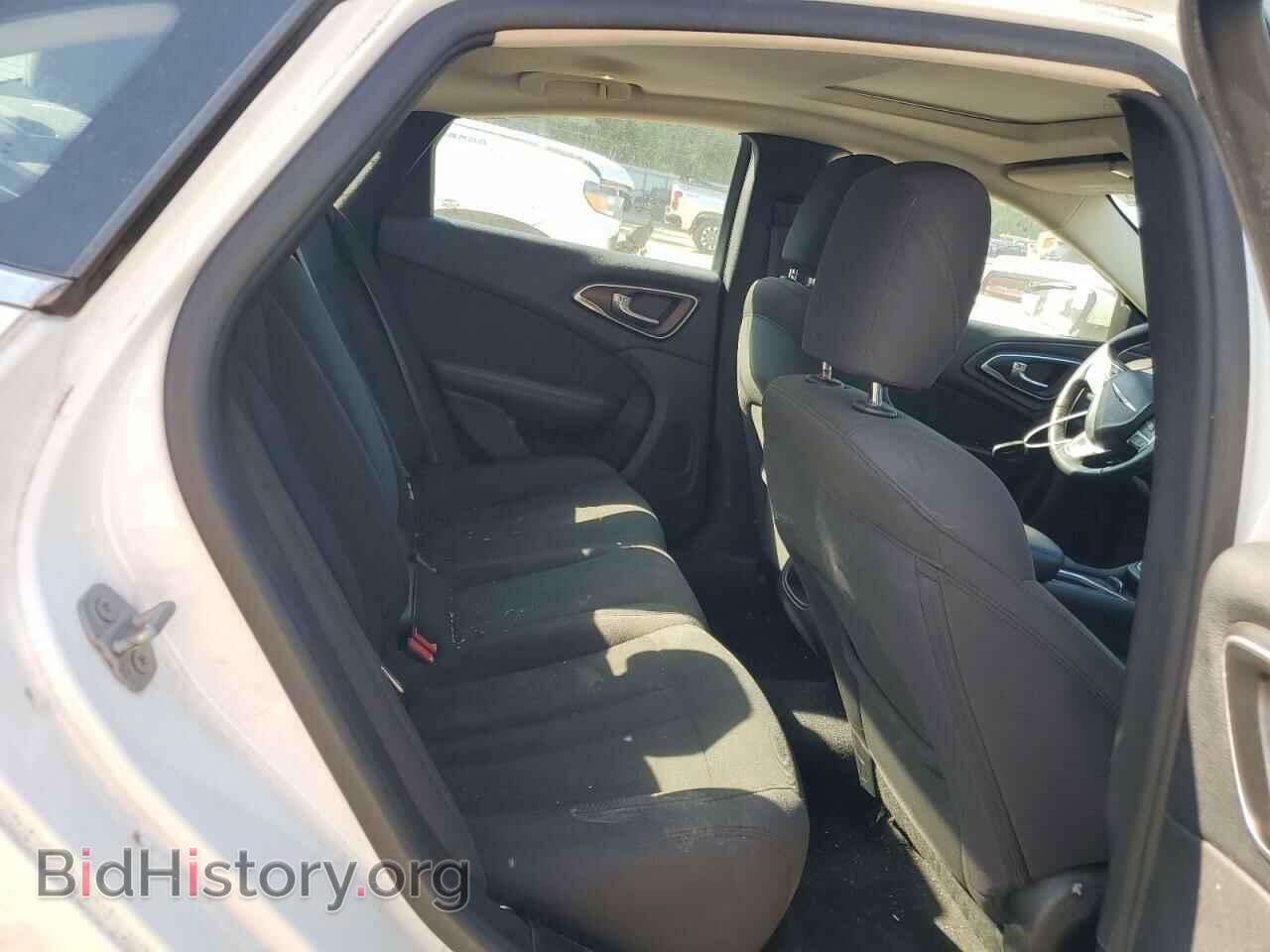 2016 CHRYSLER 200 - VIN: 1C3CCCAB7GN111491 - Фото 10