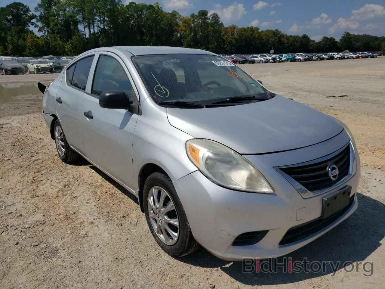 2013 Nissan Altima Sedan Photos and Info &#8211; News &#8211; Car and Driver