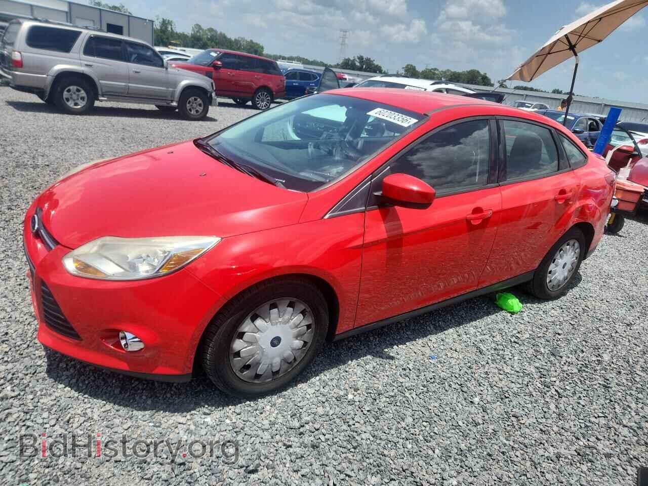 Photo 1FAHP3F21CL282568 - FORD FOCUS 2012