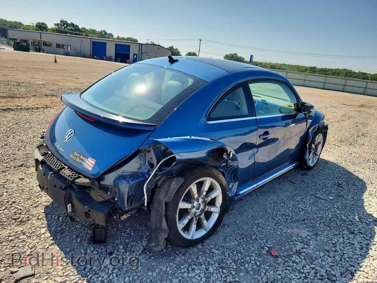 2019 VOLKSWAGEN BEETLE - VIN: 3VWJD7AT2KM717653 - Фото 3