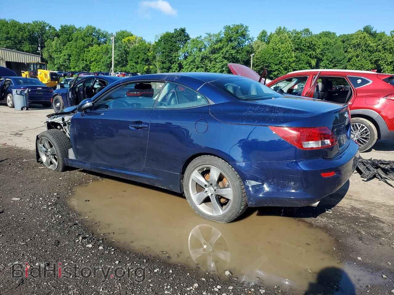 2011 LEXUS IS - VIN: JTHFF2C28B2520082 - Photo 2