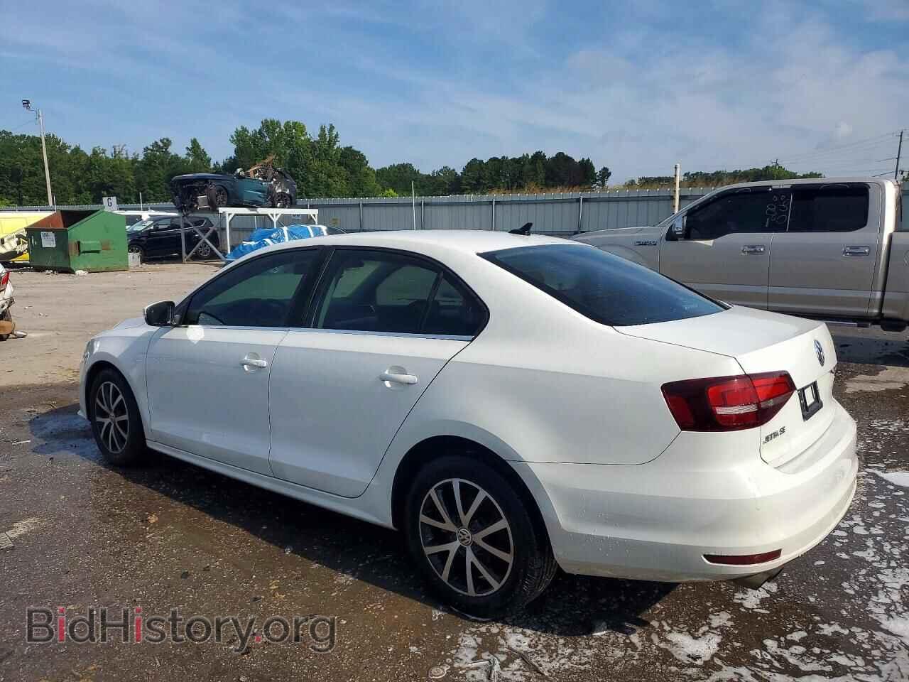 2017 VOLKSWAGEN JETTA - VIN: 3VWDB7AJ1HM330103 - Photo 2