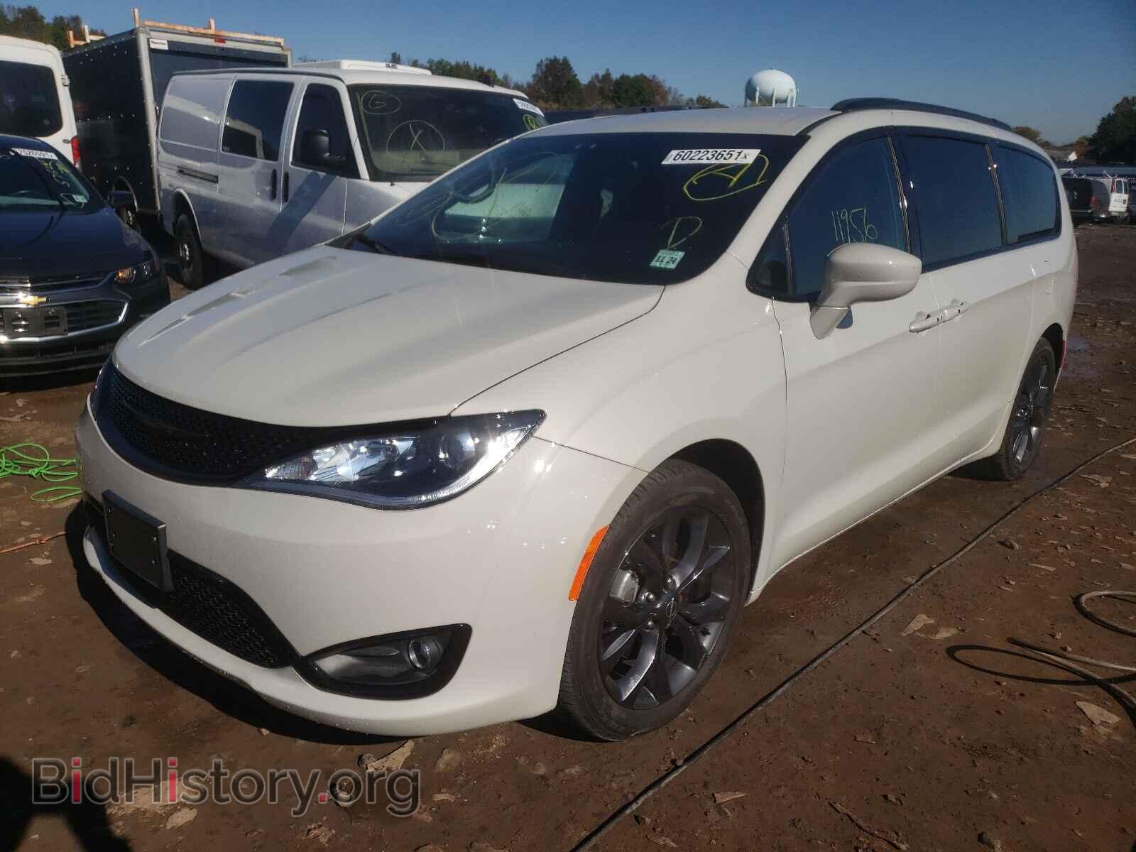 2019 CHRYSLER PACIFICA - VIN: 2C4RC1EG2KR633456 - Фото 2