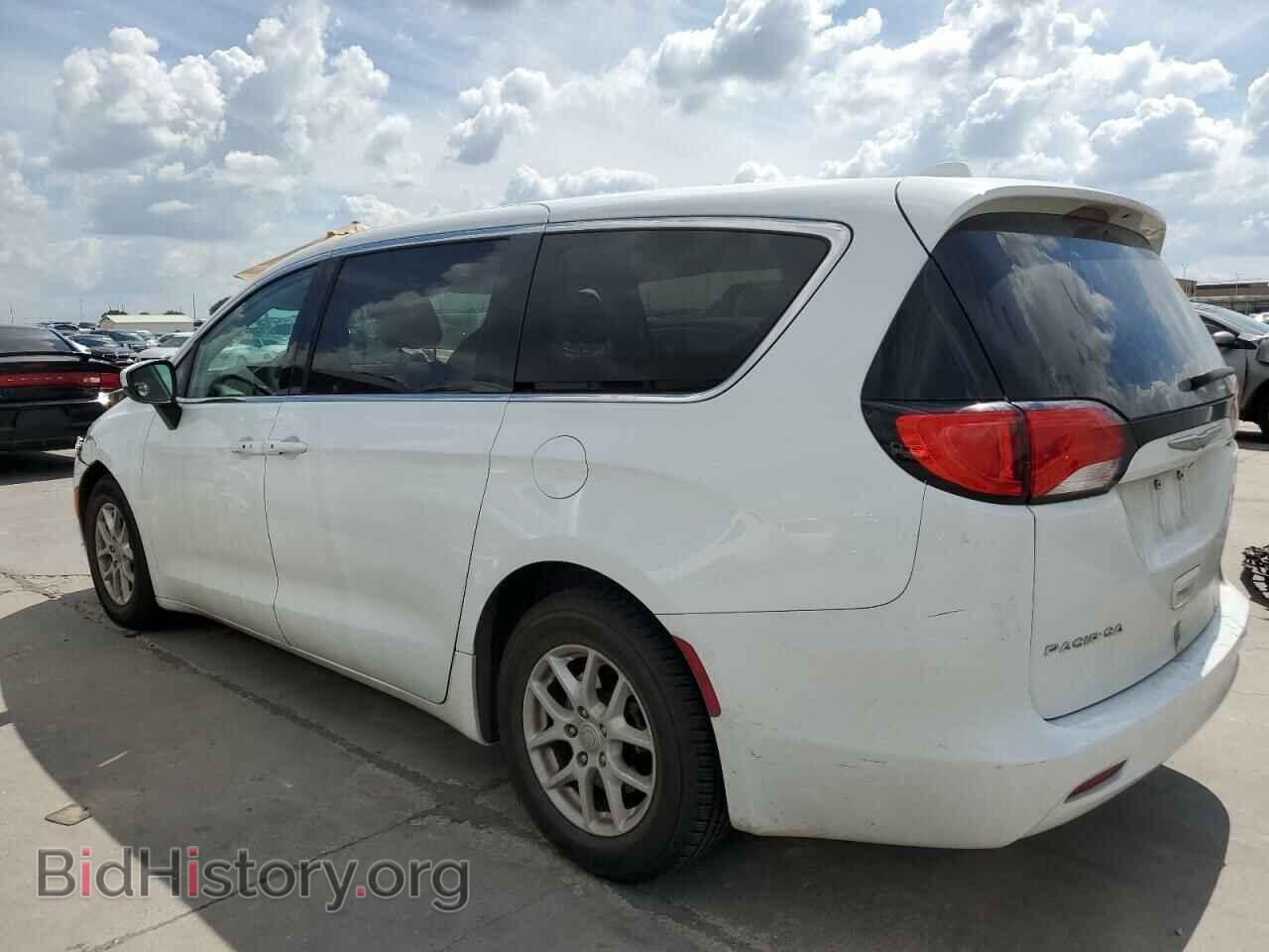 2017 CHRYSLER PACIFICA - VIN: 2C4RC1DGXHR565904 - Фото 2