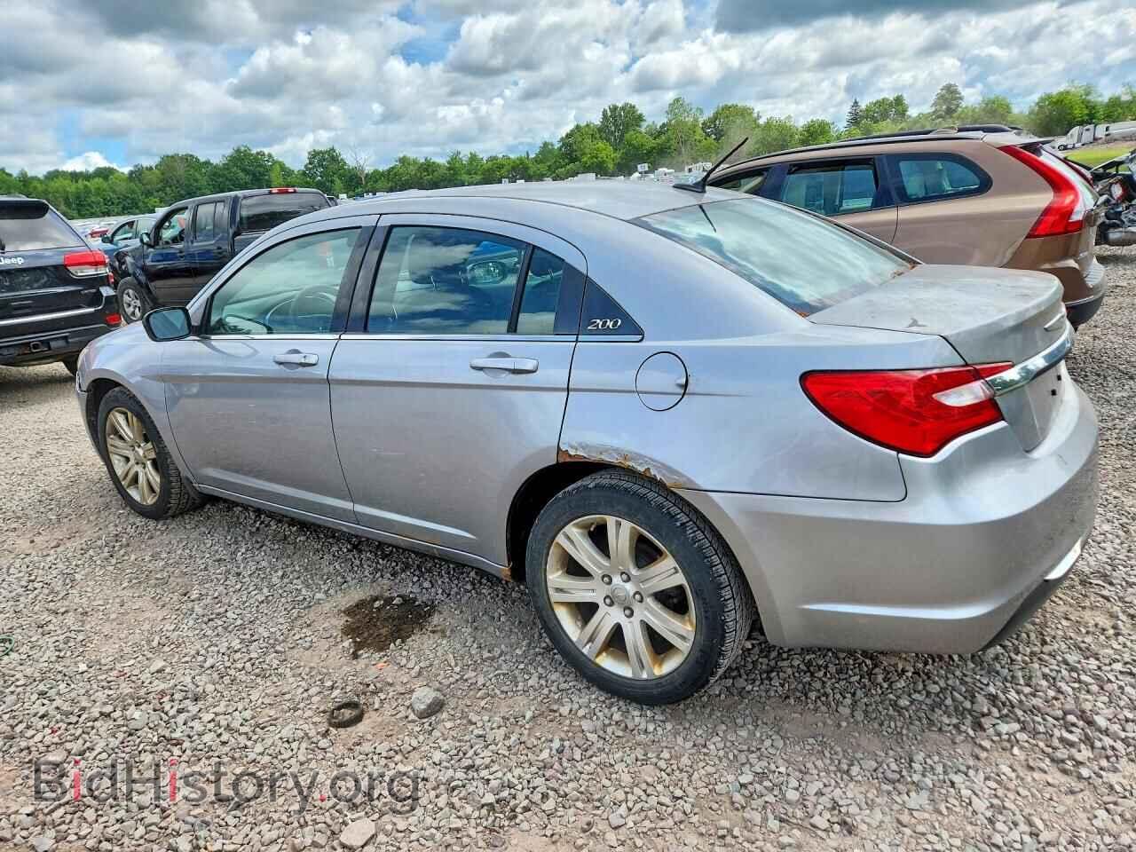 2013 CHRYSLER 200 - VIN: 1C3CCBAB1DN670086 - Photo 2