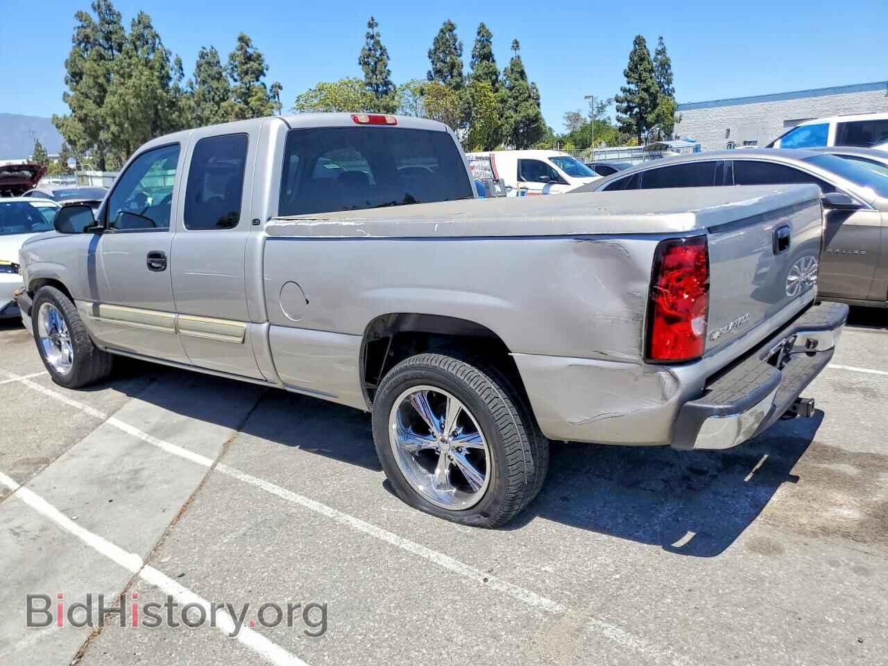 2005 CHEVROLET SILVERADO - VIN: 2GCEC19V951293264 - Photo 2