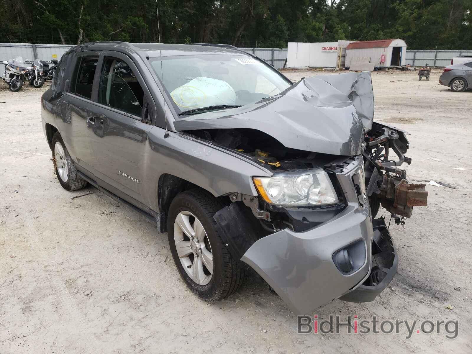 Photo 1J4NT1FB1BD203402 - JEEP COMPASS 2011