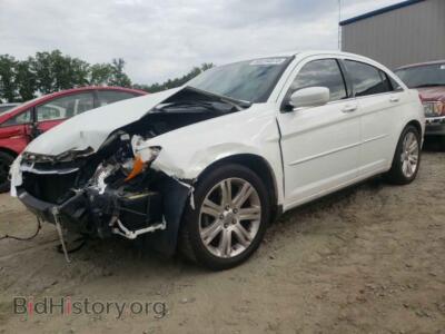 2013 Chrysler 200 200 Tourin, белый — VIN 1C3CCBBB2DN656440, Copart