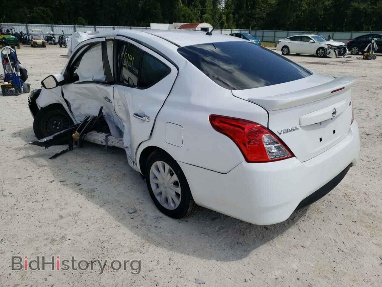 2018 NISSAN VERSA - VIN: 3N1CN7AP1JL879812 - Фото 3