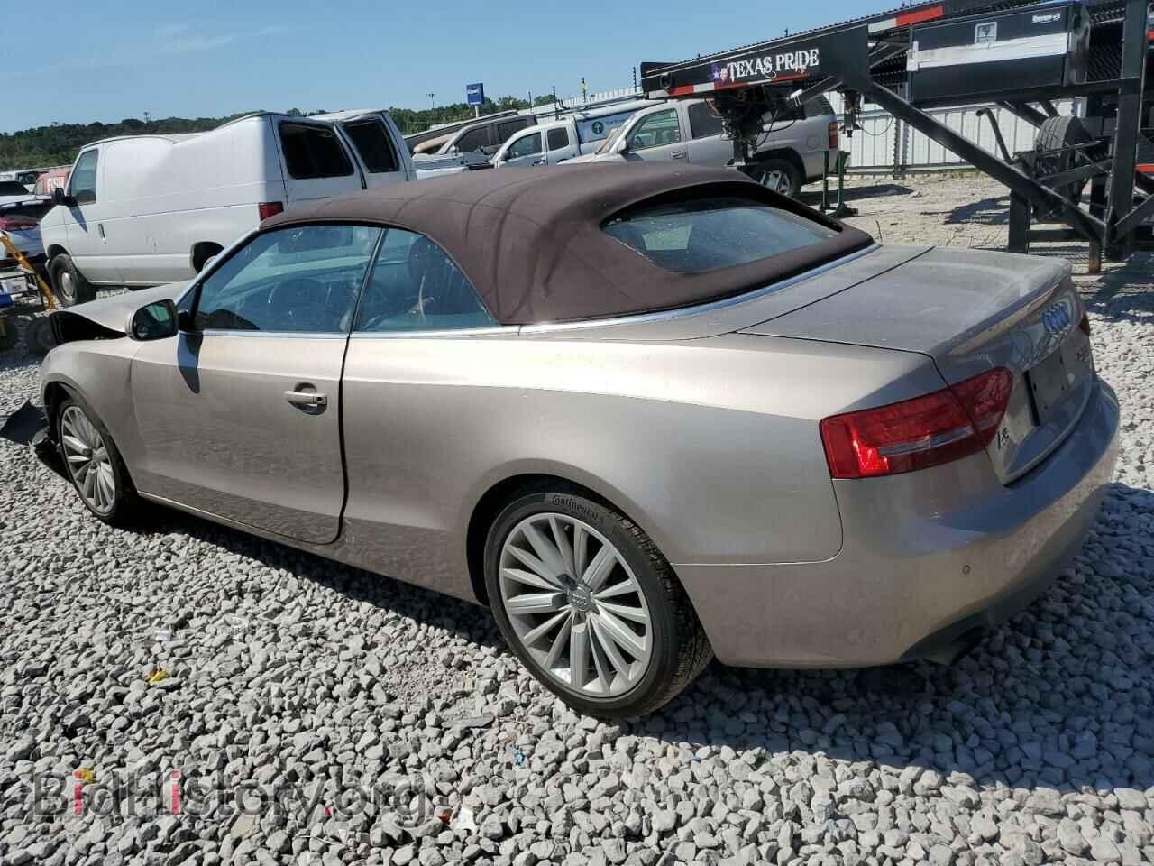 2011 AUDI A5 - VIN: WAULFAFH6BN003633 - Photo 2