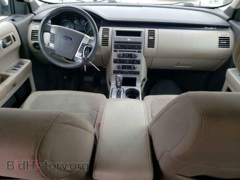 2011 Ford FLEX (VIN 2FMGK5BC5BBD36964) — фото 8 из 12