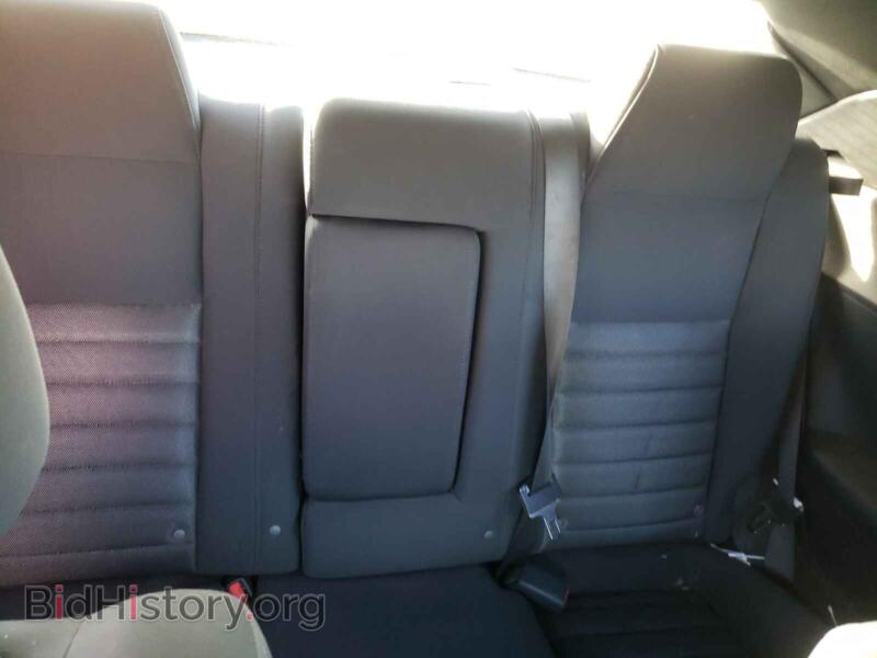 2010 Dodge CHALLENGER (VIN 2B3CJ4DV2AH103197) — photo 6 of 10