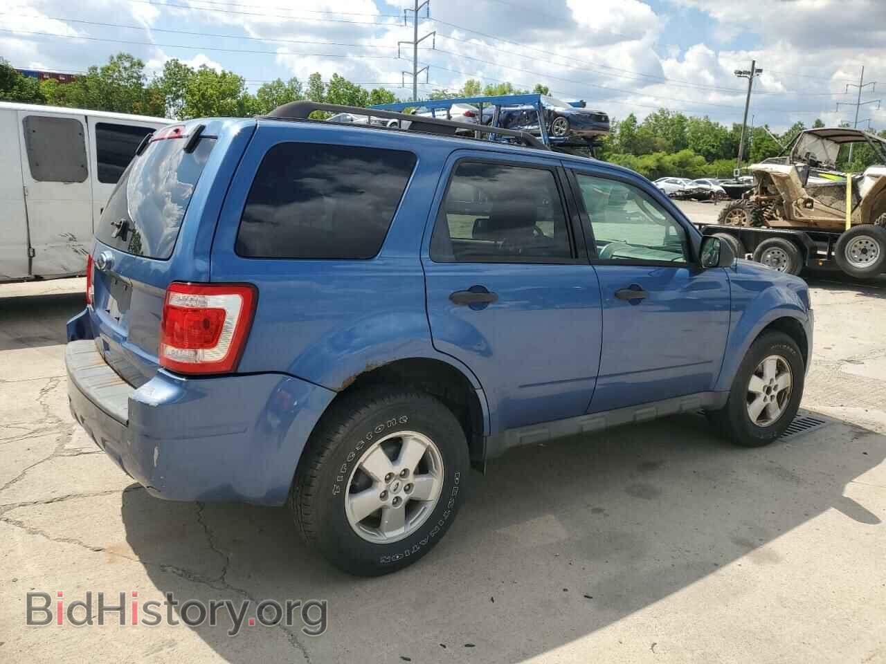 2010 FORD ESCAPE - VIN: 1FMCU0D70AKB01162 - Фото 3