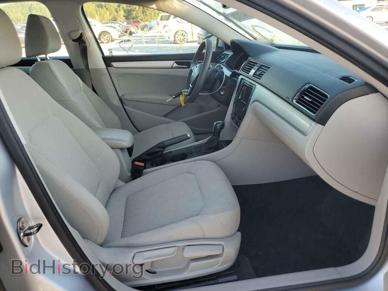 2017 VOLKSWAGEN PASSAT - VIN: 1VWAT7A3XHC070464 - Фото 5