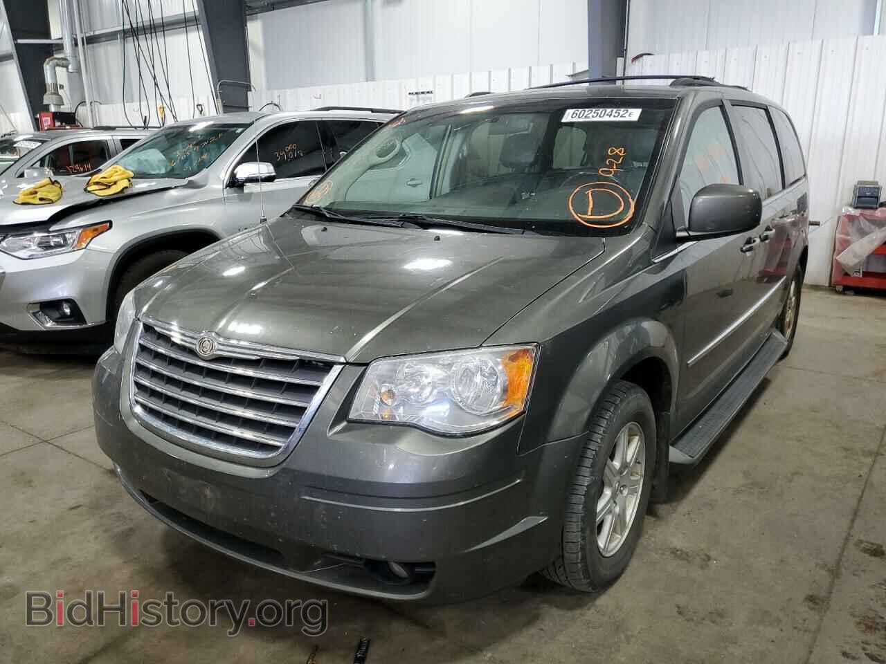 2010 CHRYSLER MINIVAN - VIN: 2A4RR8DX5AR352138 - Фото 2