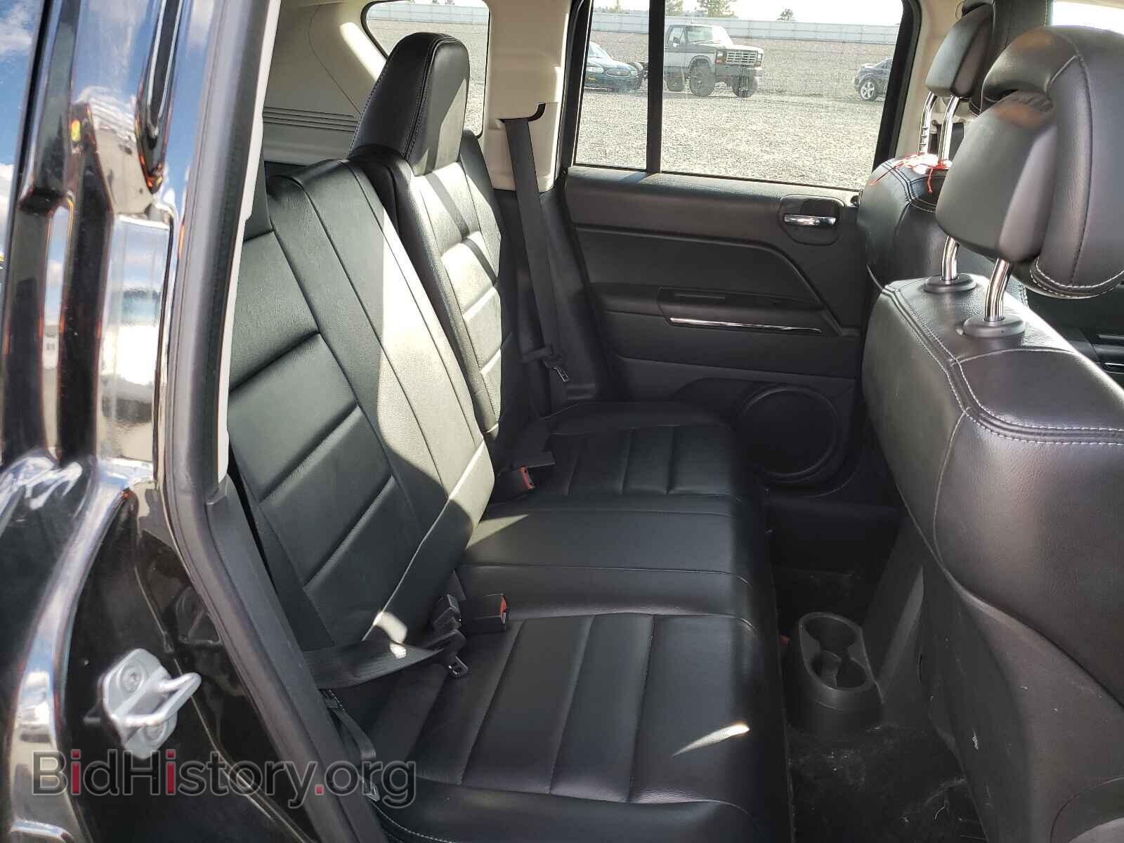 2010 JEEP COMPASS - VIN: 1J4NF5FB7AD629348 - Photo 6