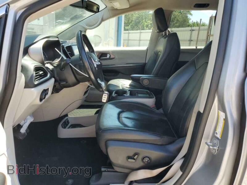 2020 Chrysler PACIFICA (VIN 2C4RC1BGXLR279854) — фото 7 из 13