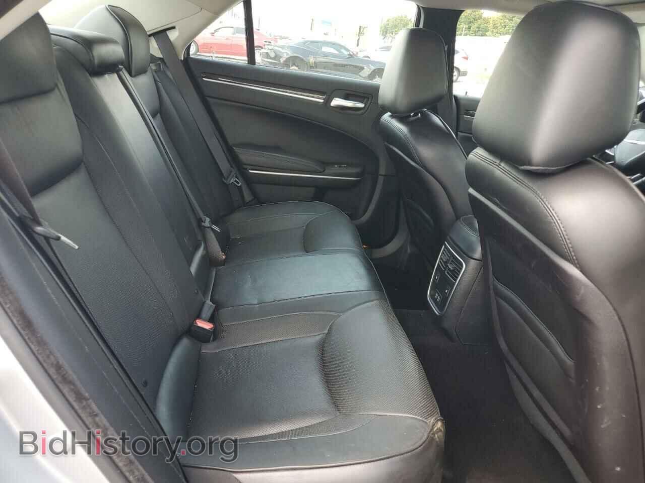 2019 CHRYSLER 300 - VIN: 2C3CCAEG2KH722475 - Фото 10