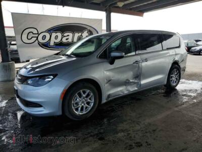 2023 Chrysler MINIVAN LX, серебристый — VIN 2C4RC1CG2PR586911, Copart