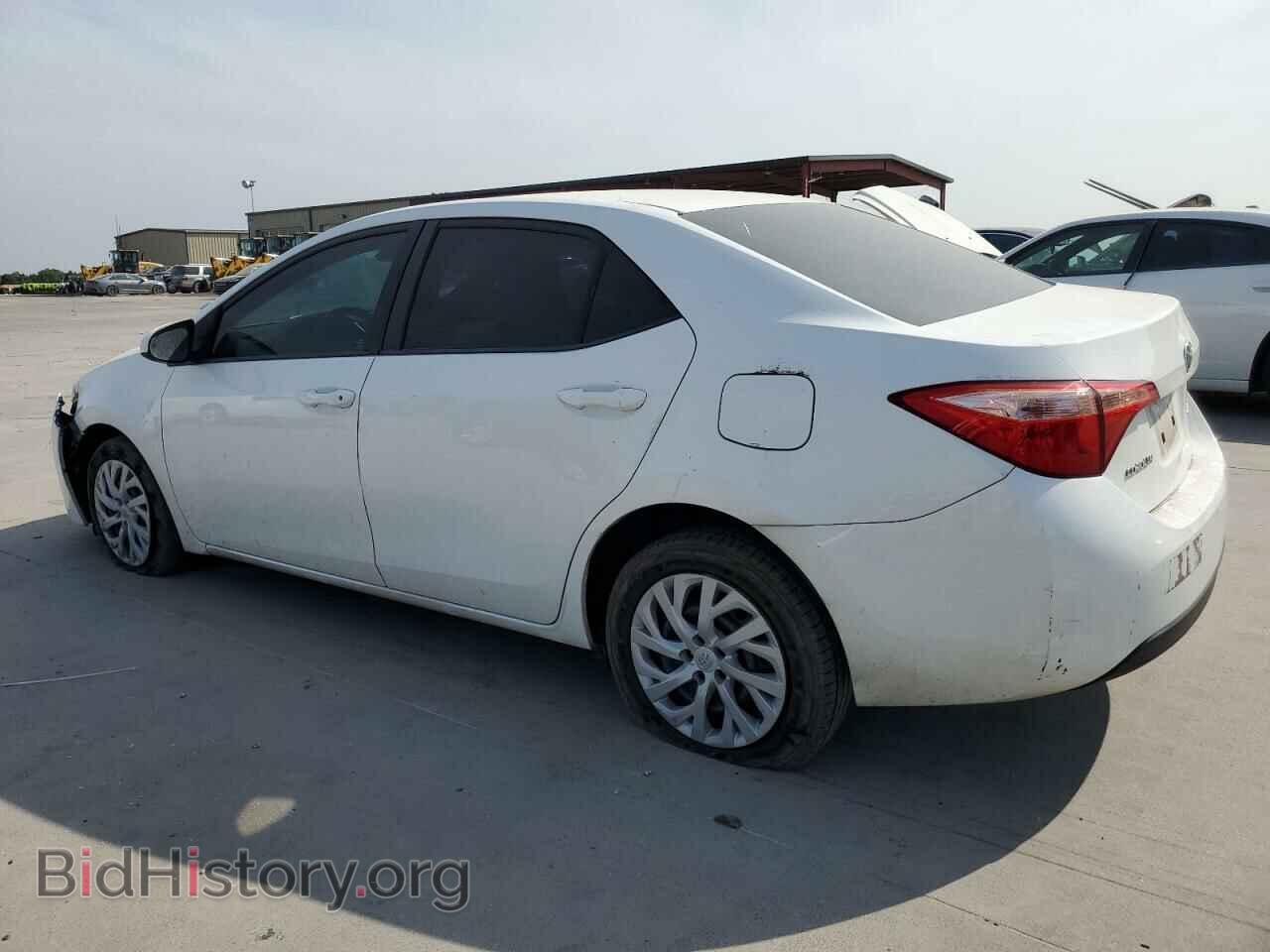 2017 TOYOTA COROLLA - VIN: 5YFBURHE3HP654977 - Фото 2