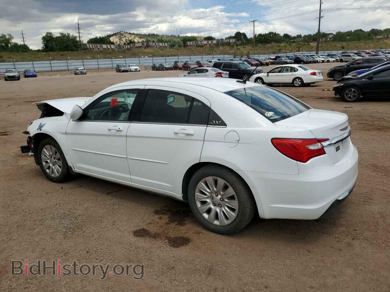 2012 CHRYSLER 200 - VIN: 1C3CCBAB2CN190671 - Photo 2