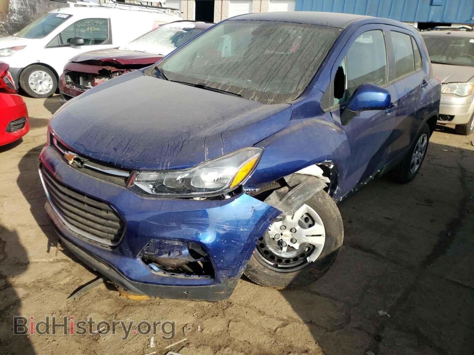 2017 CHEVROLET TRAX - VIN: 3GNCJKSB8HL207097 - Фото 2