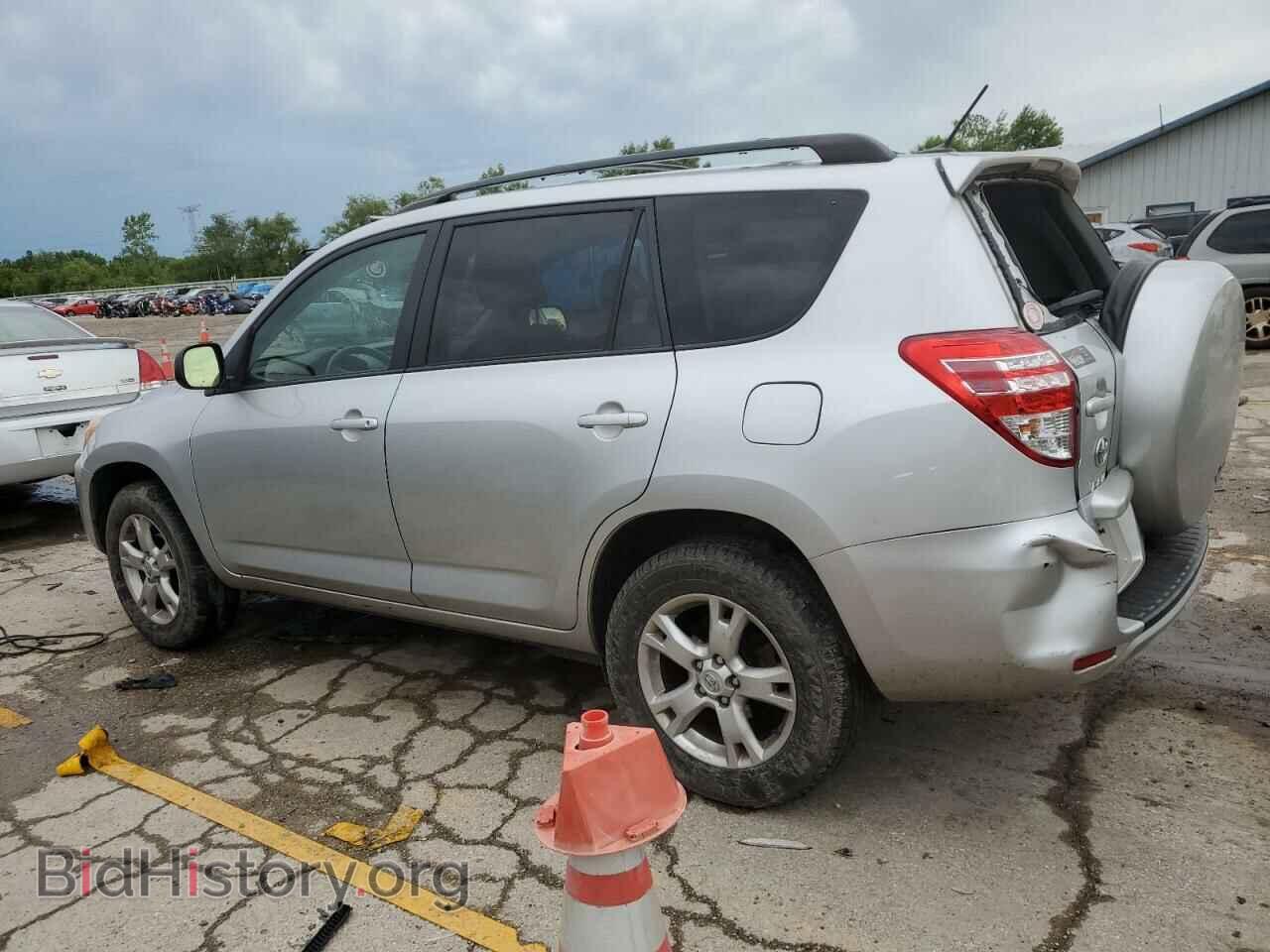 2011 TOYOTA RAV4 - VIN: 2T3BF4DV2BW106940 - Фото 2
