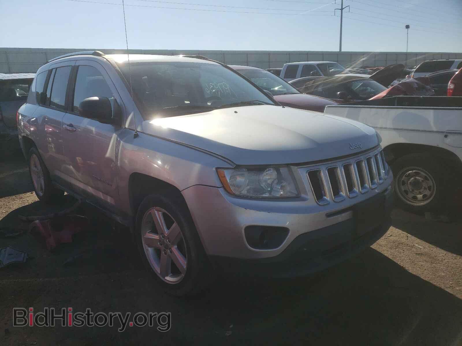 Photo 1J4NF5FB2BD257533 - JEEP COMPASS 2011