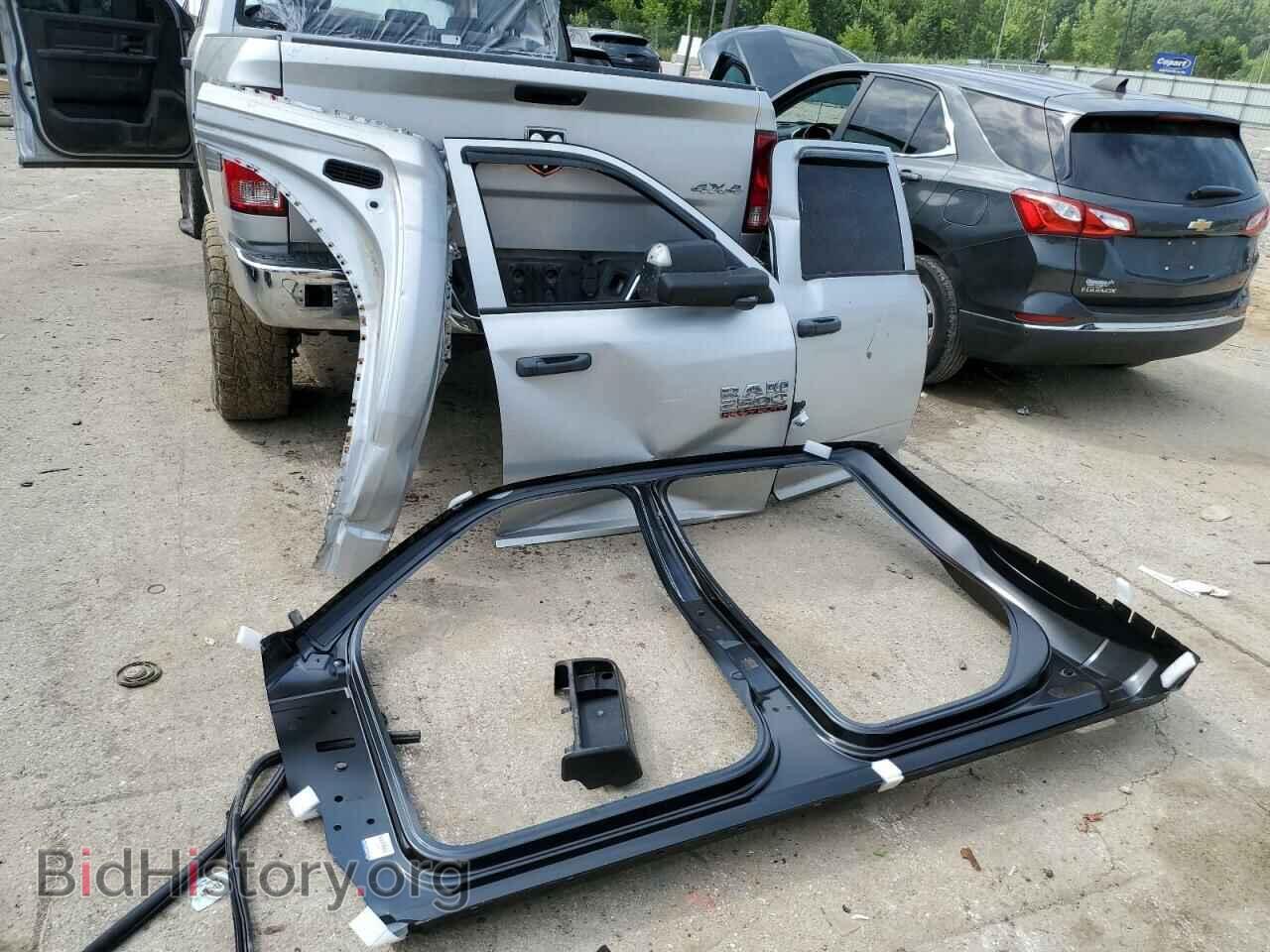 2018 RAM All Models - VIN: 3C6UR5CL6JG316534 - Photo 12