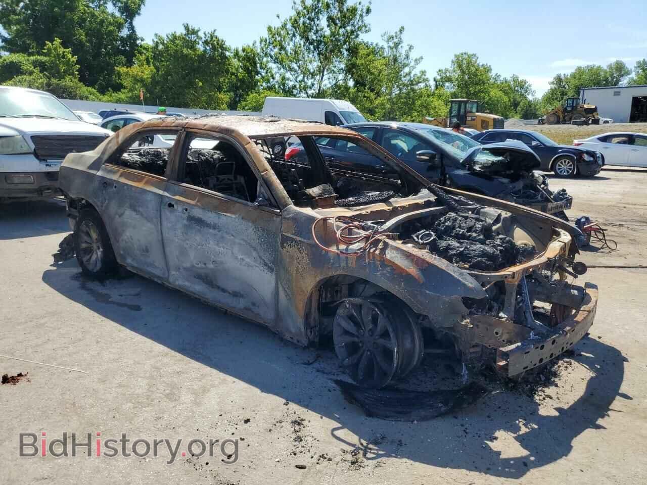 2019 CHRYSLER 300 - VIN: 2C3CCAAG6KH566382 - Фото 4