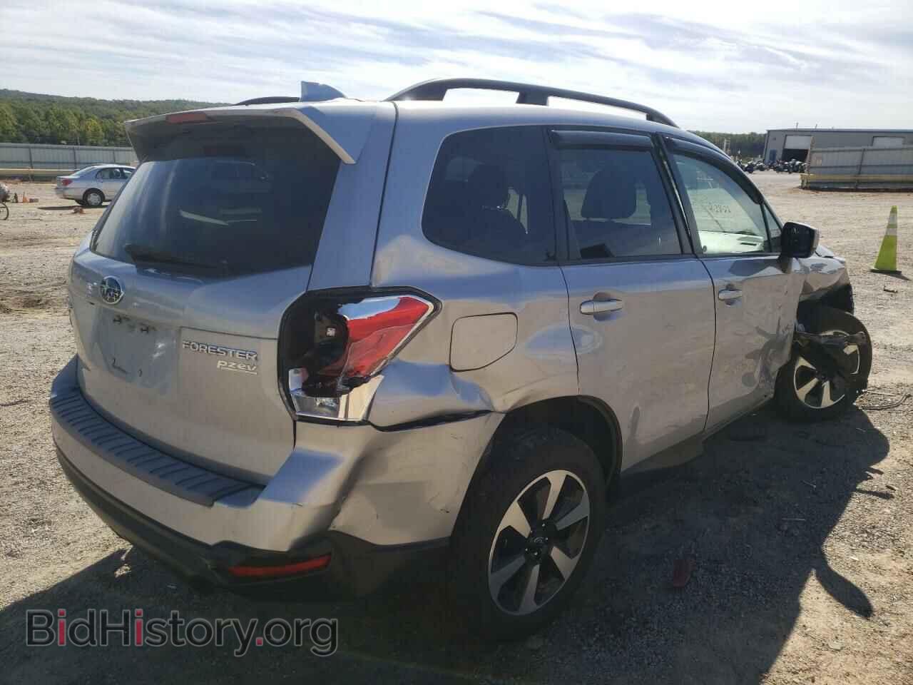 2017 SUBARU FORESTER - VIN: JF2SJAGC7HH554128 - Фото 4