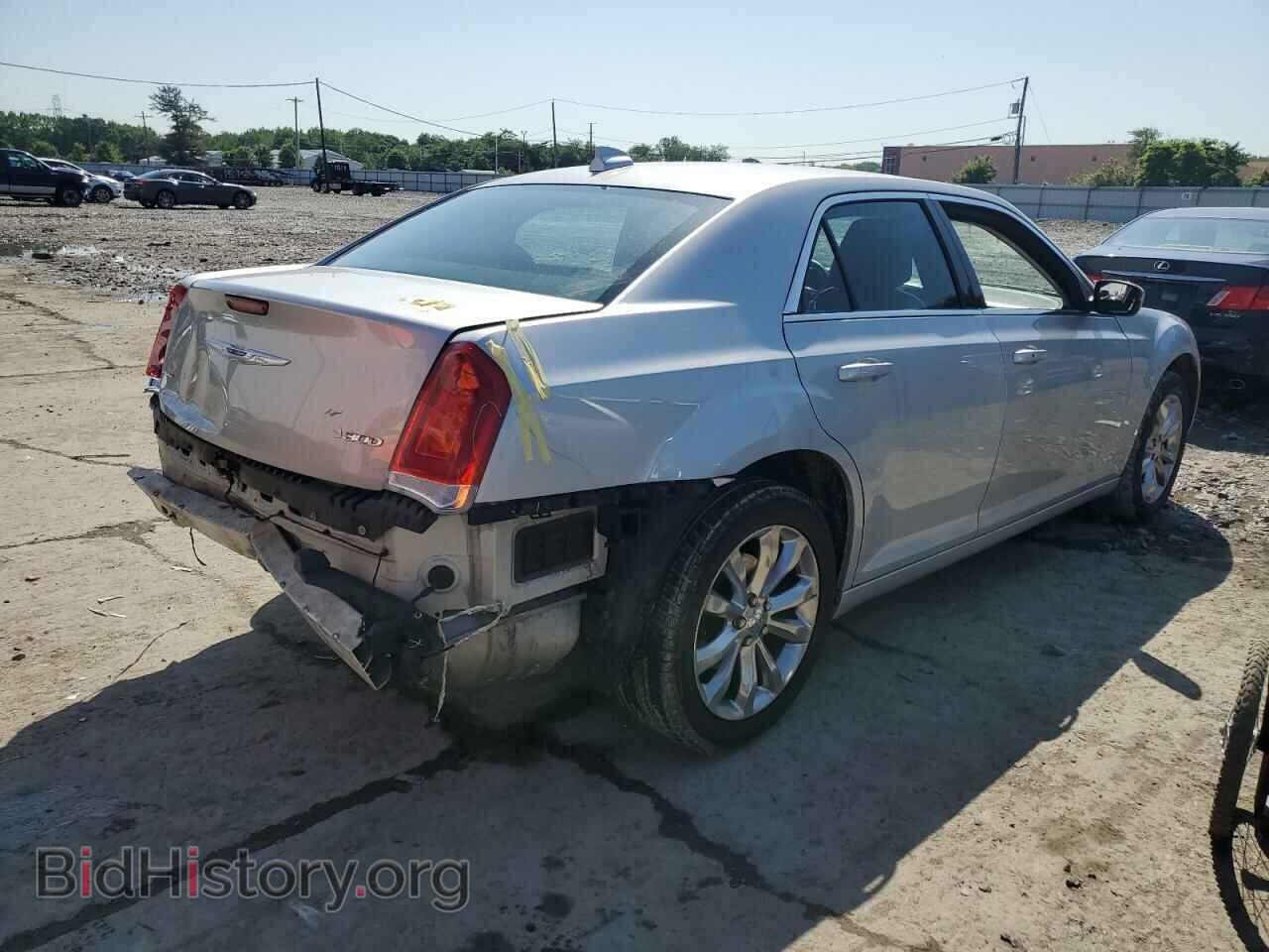 2019 CHRYSLER 300 - VIN: 2C3CCARG4KH605037 - Фото 3