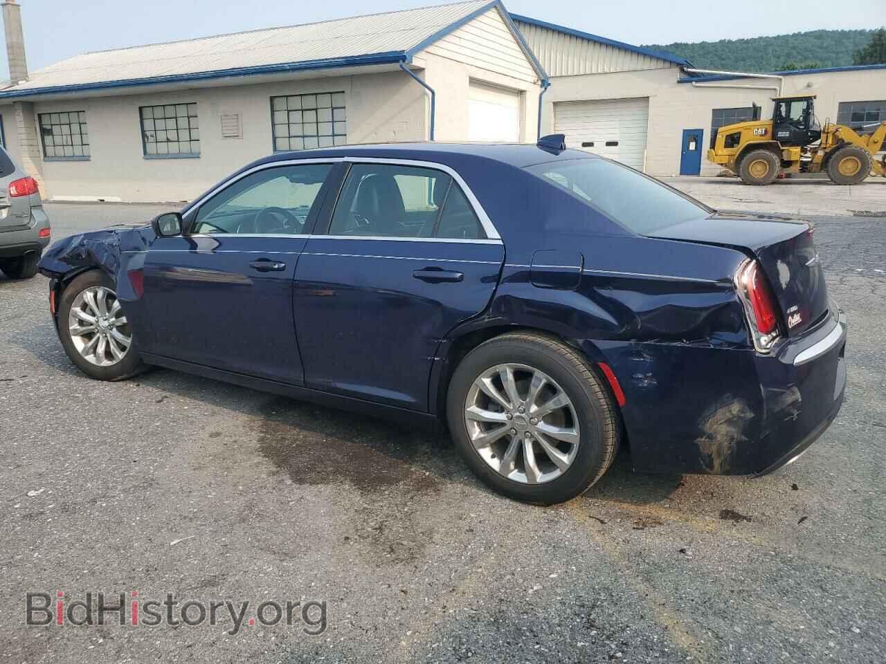 2017 CHRYSLER 300 - VIN: 2C3CCARG8HH571483 - Фото 2