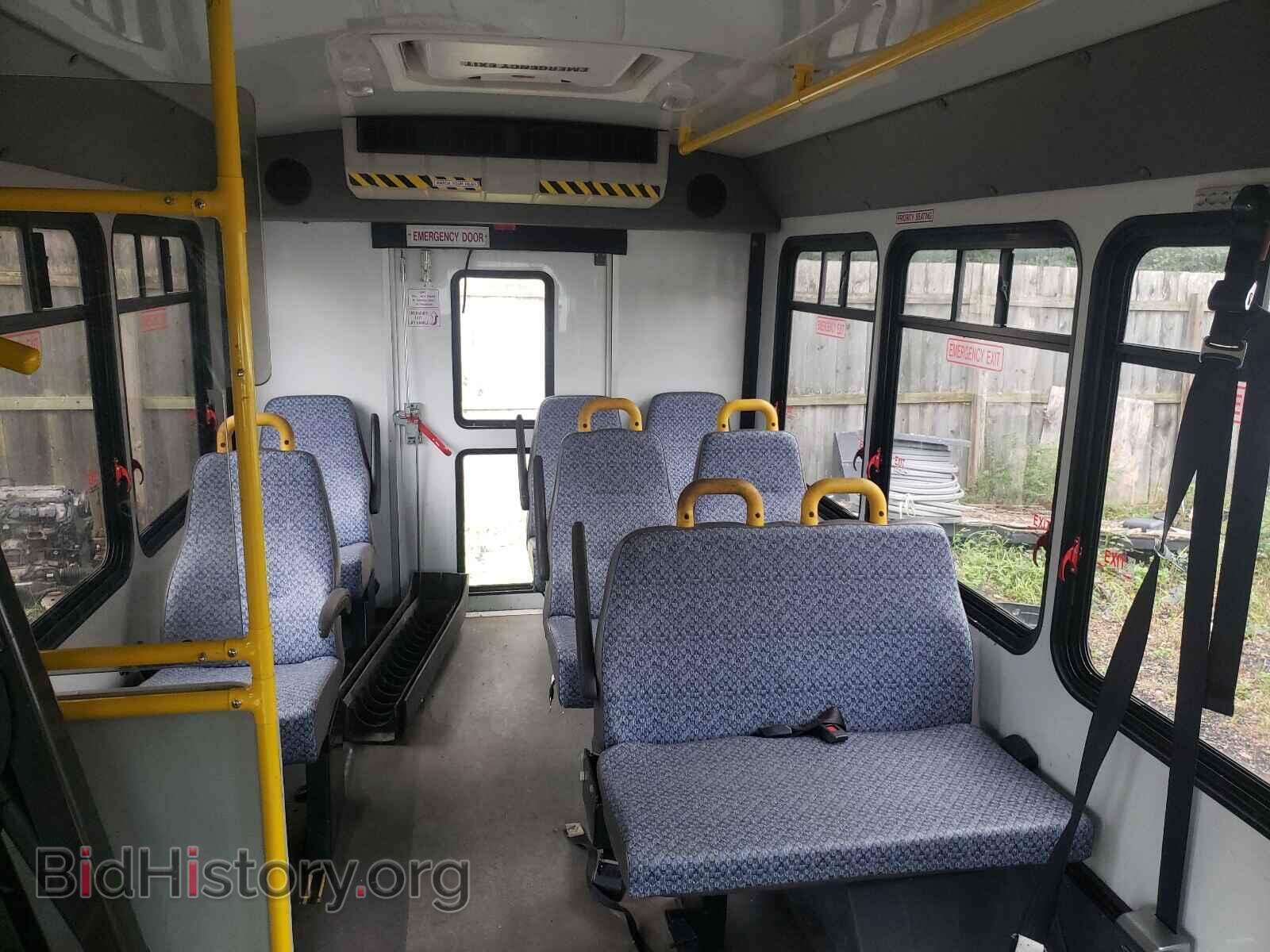 2011 FORD ECONOLINE - VIN: 1FDEE3FS8BDA63534 - Photo 6